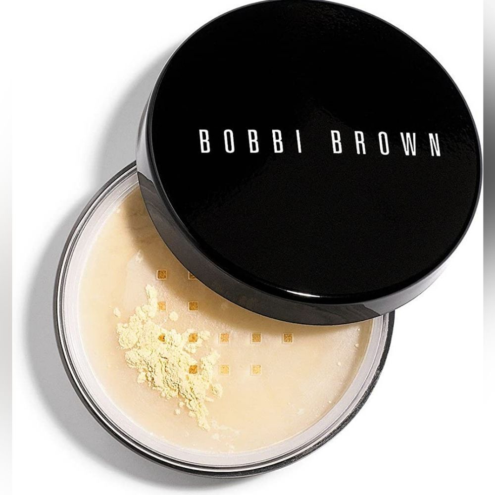 Bobbi Brown Sheer Loose Finishing Powder in Pale Yellow